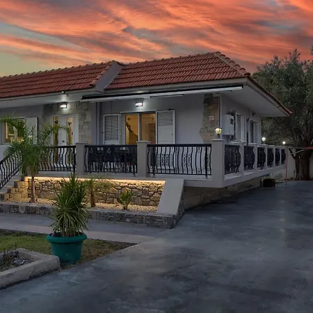 S&t Villa