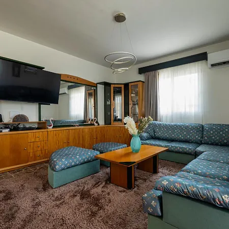 S&t Villa *