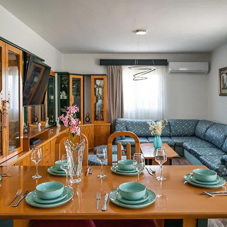 S&t Villa *